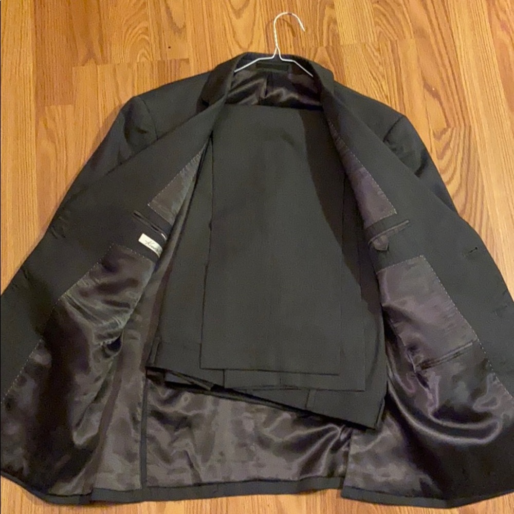 Used suit - Picture 2 of 2